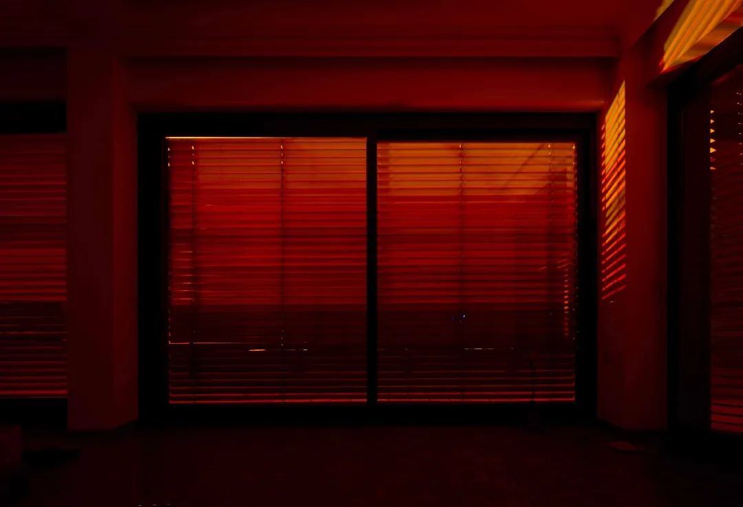 /uploads/image/2022/06/22/《紅色窗簾》.jpg /uploads/image/2022/06/22/《紅色窗簾》.jpg